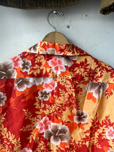 Load image into Gallery viewer, 1960s/&#39;70s Pomare Hawaiian Shirt
