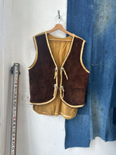 Load image into Gallery viewer, 1970s Suede Western Vest
