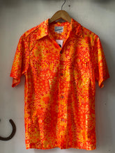 Load image into Gallery viewer, 1960s Surfside Sportswear Hawaiian Shirt
