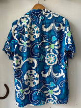 Load image into Gallery viewer, 1970s Hawaiian Shirt
