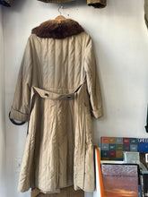 Load image into Gallery viewer, 1970s Fur Collar Coat
