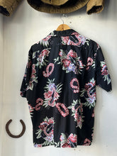 Load image into Gallery viewer, 1980s Hilo Hattie Hawaiian Shirt
