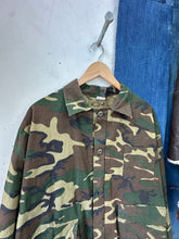 Load image into Gallery viewer, 1960s Woodland Camo Jacket
