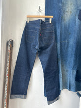 Load image into Gallery viewer, 1970s/80s Levis Selvedge 501 - 34x33
