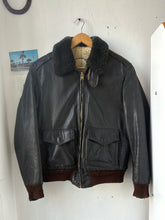 Load image into Gallery viewer, 1970s Shearling Leather Flight Jackett
