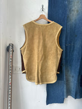 Load image into Gallery viewer, 1970s Suede Western Vest
