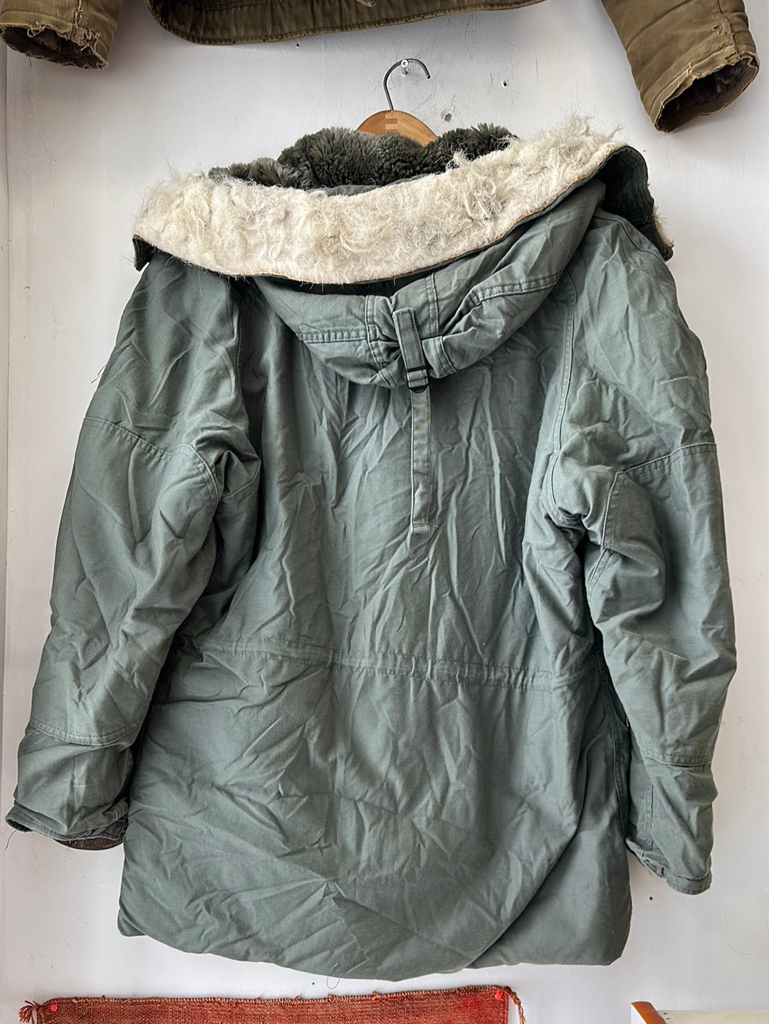 US AF vintage, cold weather retailer military coat with patches