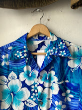 Load image into Gallery viewer, 1960s/70s Hawaiian Shirt
