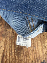 Load image into Gallery viewer, 1970s/80s Levis Selvedge 501 - 34x33
