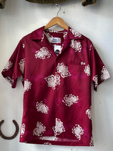 Load image into Gallery viewer, 1980s Hilo Hattie Hawaiian Shirt
