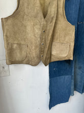 Load image into Gallery viewer, 1970s Suede Welding Vest
