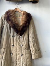 Load image into Gallery viewer, 1970s Fur Collar Coat
