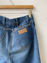 Load image into Gallery viewer, 1990s Mended Wrangler Denim 30×23
