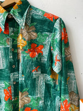 Load image into Gallery viewer, 1970s Sutton Place Hawaiian Shirt
